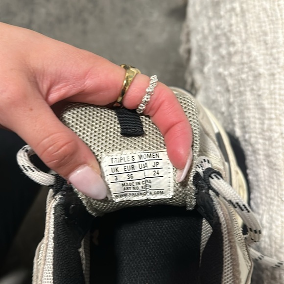Balenciaga triple s vanille - Picture 3 of 3